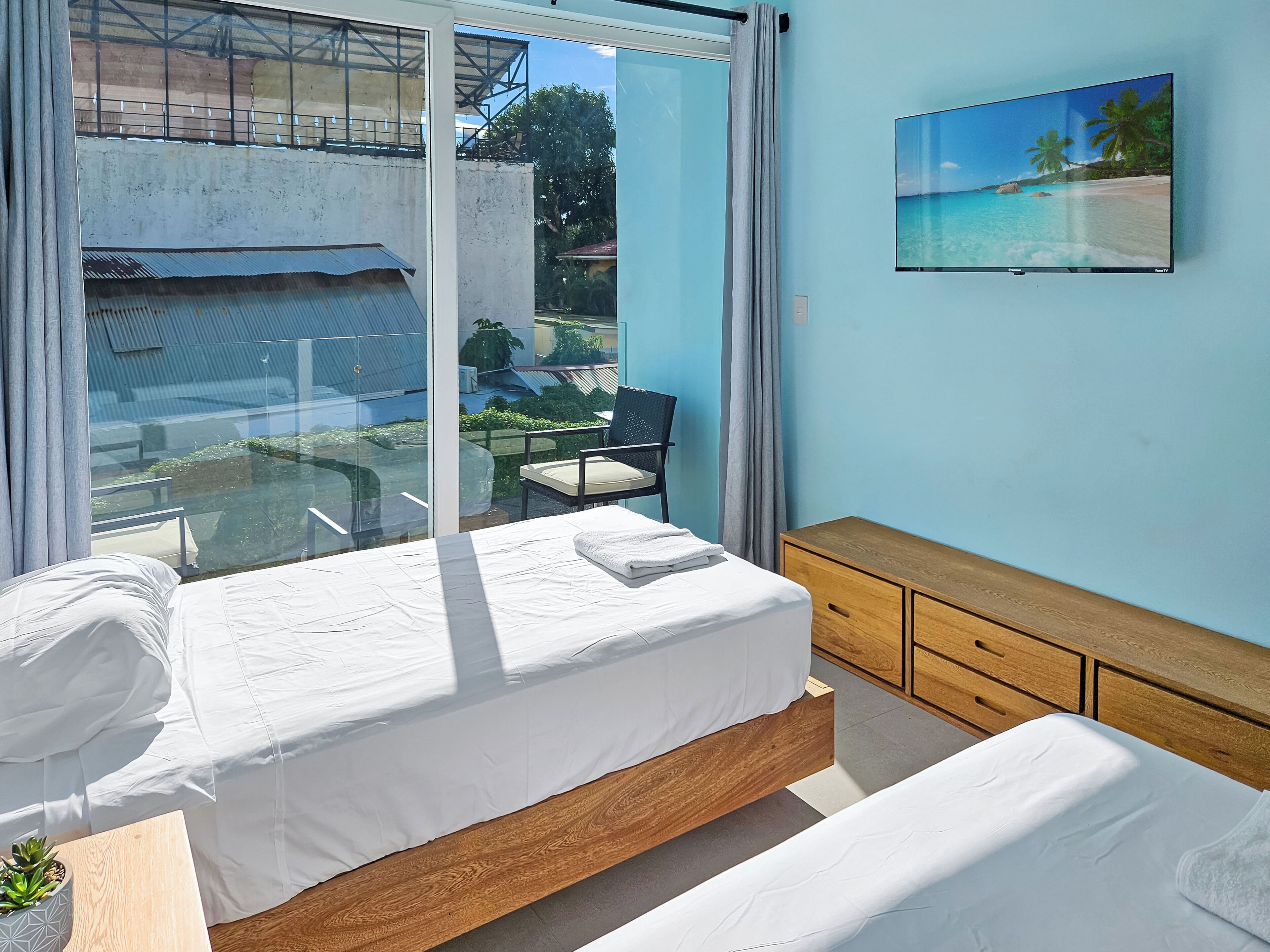 13 多间卧室、熨斗/熨衣板、免费 WiFi、床单