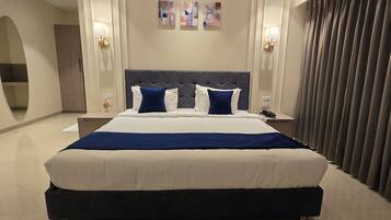 Habitación ejecutiva doble | Escritorio, espacio para trabajar con un portátil, cortinas opacas