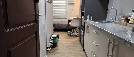 المنشأة من الداخل