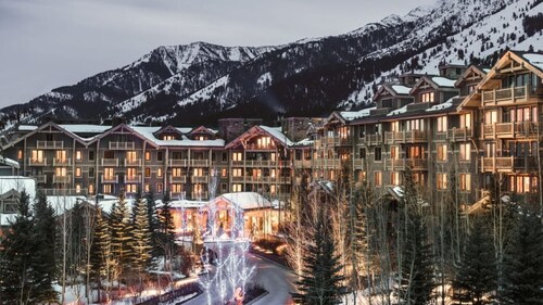 Four Seasons Jackson Hole 2 bed / 2.5 bath residence