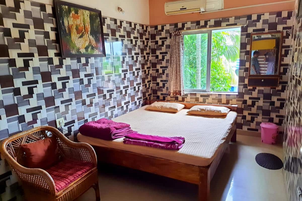 WiFi (free), bed sheets