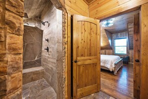 3 camere, una scrivania, Wi-Fi, lenzuola