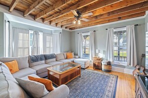 TV, video games, offices - Serene 4-BR Farmhouse 5 min to Okemo (Ludlow)