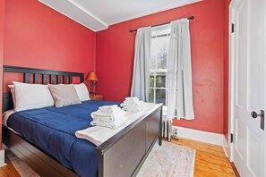 4 bedrooms, desk, iron/ironing board, WiFi - Serene 4-BR Farmhouse 5 min to Okemo (Ludlow)