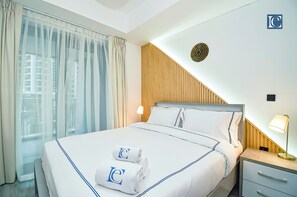 3 bedrooms, in-room safe, soundproofing, iron/ironing board - Elegant 3BR Apt. 4 Balconies in 29 Blvd (Dubai)