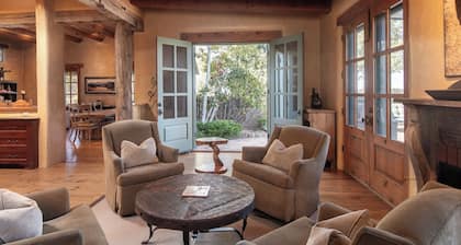 Casa de Shaman | Luxury Eastside Retreat with Mountain Views