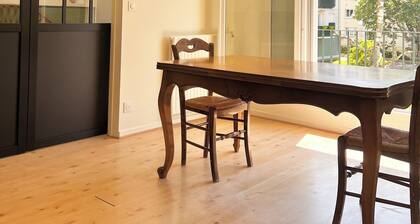 Appartement neuf
proche gare et 20min Ă Paris