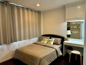 Superior Room, City View | Desk, laptop workspace, free WiFi, bed sheets - Comfy Crib Hostel 2  (Bangkok)