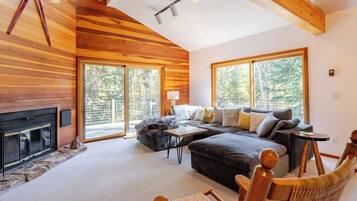 TV, fireplace, offices