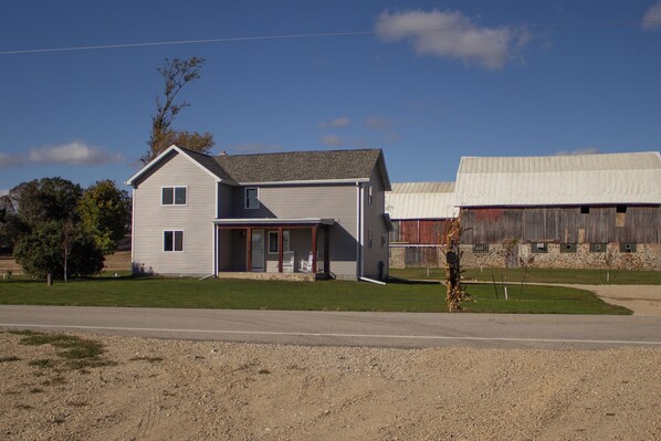 Unclassified image, 1 of 27, button - Family friendly farmhouse near Cascade with AC- Enjoy a peaceful retreat!  (Cascade)