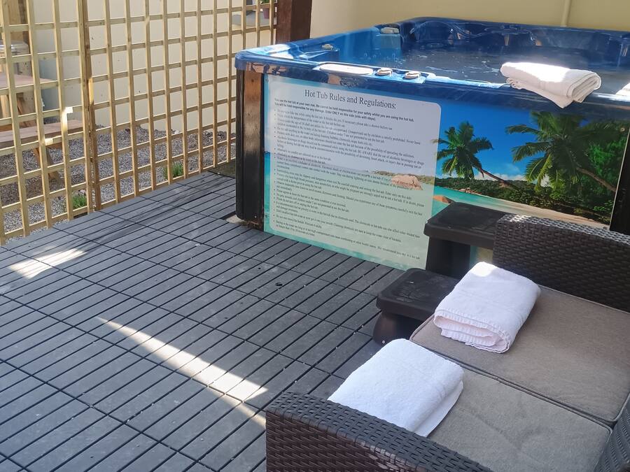 Romantic Quadruple Room, Balcony, Courtyard View | Premium bedding, individually decorated, individually furnished, desk