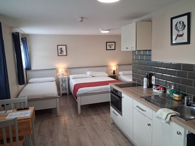 Mattys Pub & Apartments