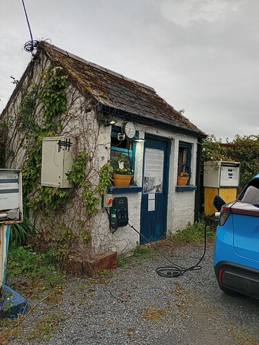 Mattys Pub & Apartments