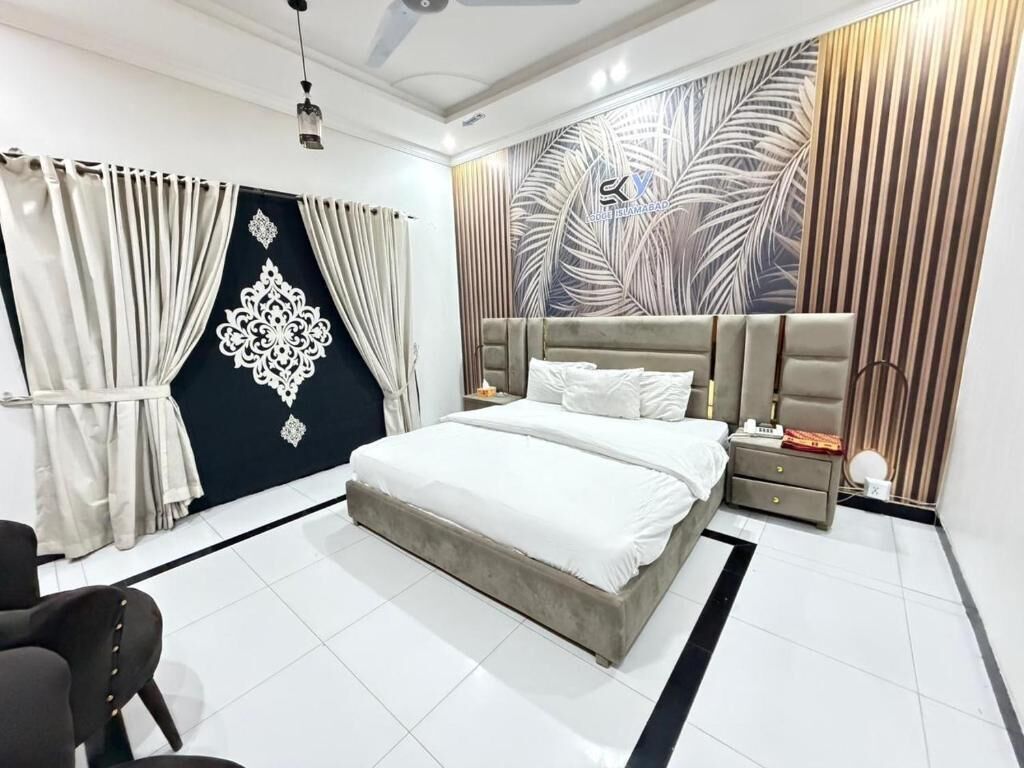 Suite – deluxe, byutsikt | Lydisolert og wi-fi (inkludert)