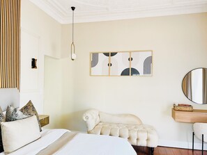 1 slaapkamer, een strijkplank/strijkijzer, wifi, beddengoed