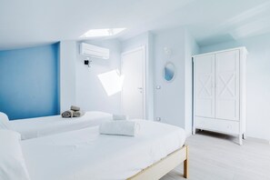 4 bedrooms, desk, iron/ironing board, travel crib