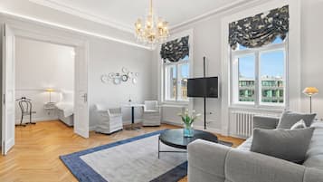 Deluxe Garden View Suite | 客厅
