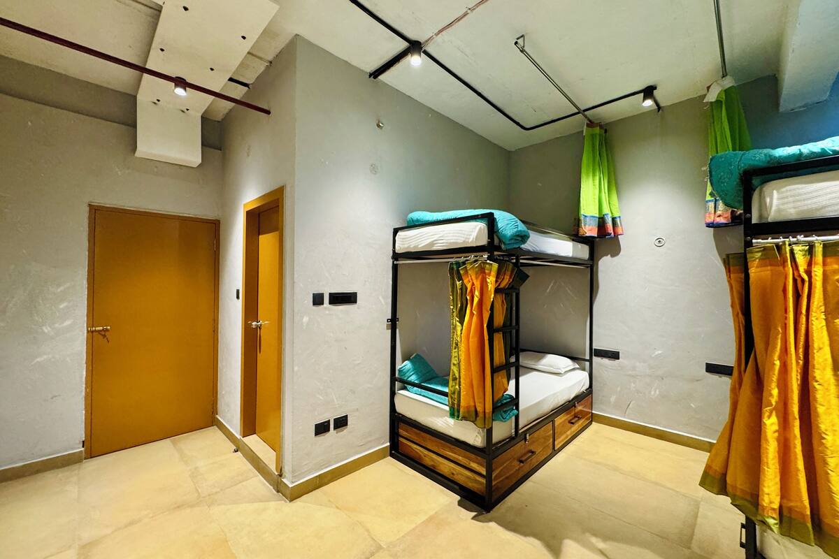 Bed in 8 Bed Mixed Dormitory | 1 ๊ฐ์ ์นจ์ค, ๋ฐฉ์ ์ค๋น, ๋ค๋ฆฌ๋ฏธ/๋ค๋ฆฌ๋ฏธํ, ๋ฌด๋ฃ WiFi