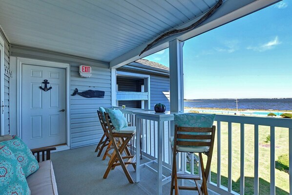 Property grounds - Bay Front 2 BD Condo with Amazing Views! Community Pool, WIFI, Kayaking, and more! (Ocean View)