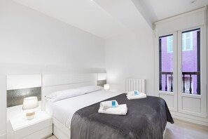 2 室のベッドルーム、アイロン / アイロン台、WiFi、ベッドシーツ