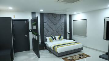 Chambre Luxe | Fer et planche Ă repasser