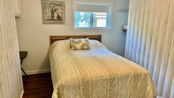 3 bedrooms, desk, free WiFi, bed sheets