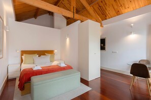 House | 1 bedroom, Internet - Liiiving in Porto - Trindade Deluxe Studio 3T (Porto)