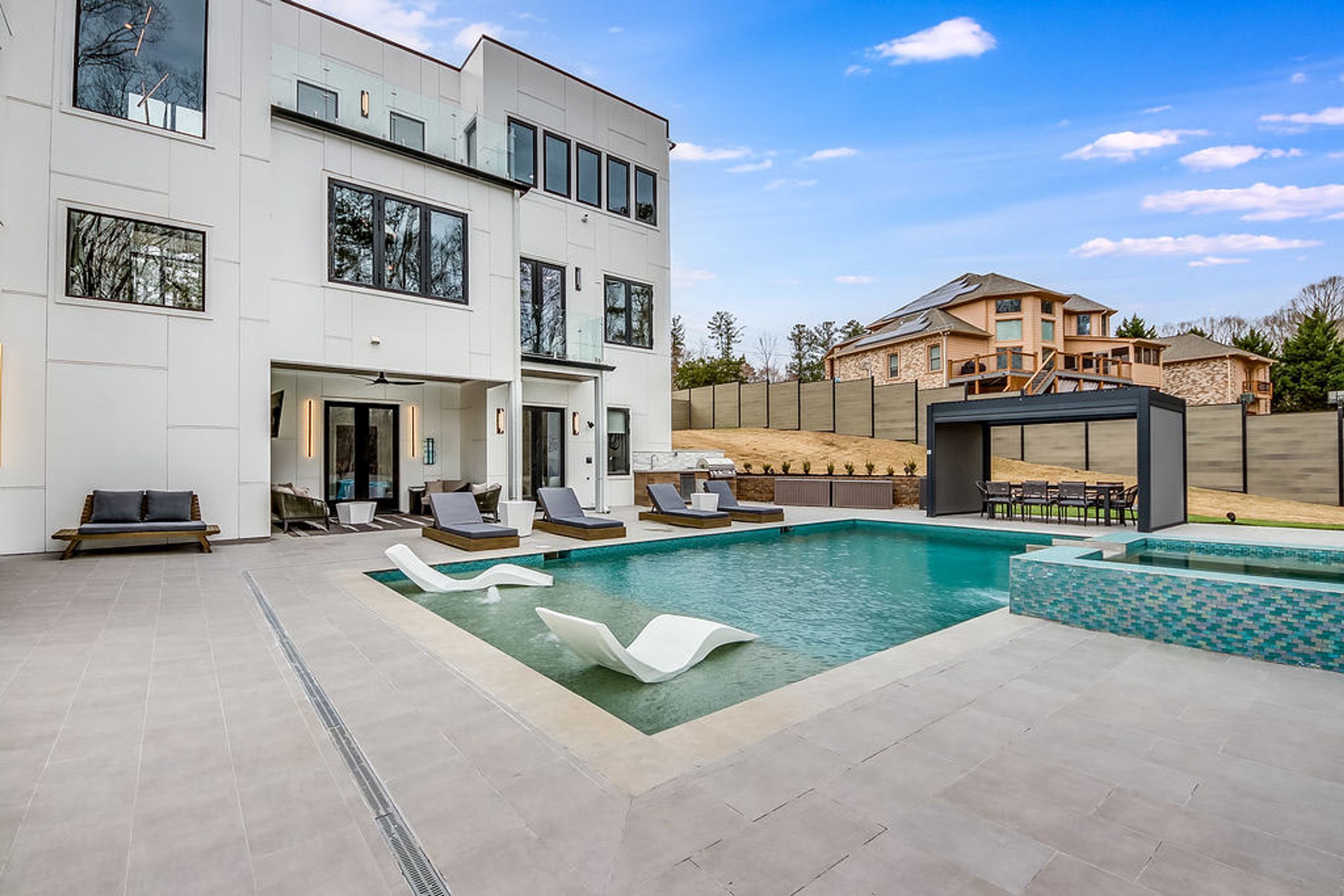 House, Smoking | 5 bedrooms, Internet