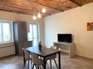 Dining - Ideal apartment for couple and family in the heart of Monferrato (Castell'Alfero)
