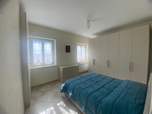 2 habitaciones, escritorio, wifi gratis y ropa de cama 