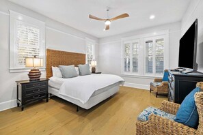 4 bedrooms, desk, iron/ironing board, travel cot