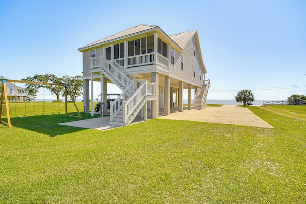 House (4 Bedrooms) | Front of property