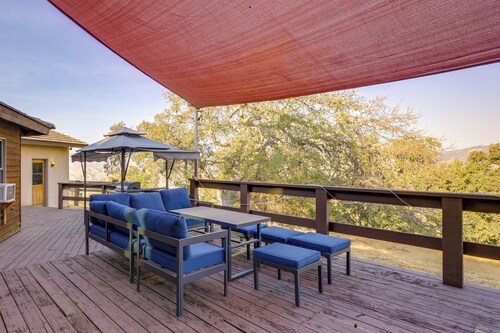 Simple Life Ranch w/ Hot Tub & Sauna in Keene!