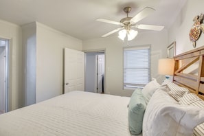 Cottage (3 Bedrooms) | Interior - Lakefront Escape w/ Boat Docks in Hot Springs! (Hot Springs)