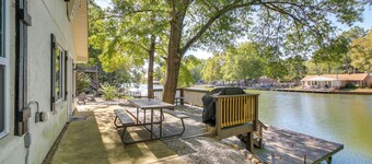 Lakefront Escape w/ Boat Docks in Hot Springs!