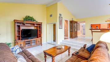 Apartment (2 Bedrooms) | Front of property