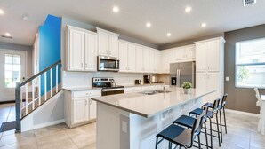 Interior - 7 Mi to Disney: Townhome w/ Lanai & Pool! (Kissimmee)