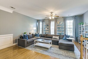 Interior - Townhome 3 Mi to Wescott Park & Golf Course! (Ladson)