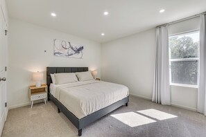 House (5 Bedrooms) | Interior