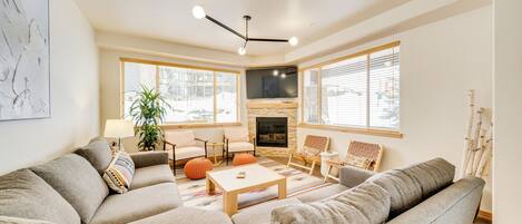 Apartment (3 Bedrooms) | Front of property