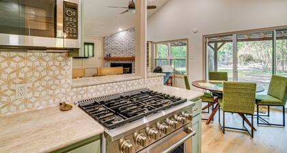 4 Mi to Texas A&m: Home w/ Large Yard!