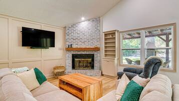 House (3 Bedrooms) | Depan hartanah