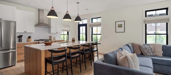 Stowe Escape | 5 Bedrooms | Steps from the Village