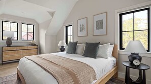 5 bedrooms, desk, iron/ironing board, free WiFi