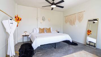 1 sovrum, värdeförvaringsskåp på rummet och strykjärn/strykbräda