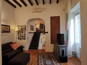 Apartment, 1 Bedroom, Smoking, Balcony | Living area