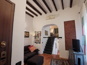 Apartment, 1 Bedroom, Smoking, Balcony | Living area - Loft 89 - Luxury and Relax (Milan)
