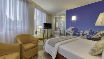 Junior-Studiosuite | Schreibtisch, laptopgeeigneter Arbeitsplatz, kostenloses WLAN