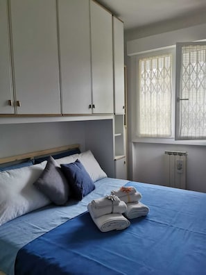 3 chambres, fer et planche à repasser, Wi-Fi gratuit, draps fournis