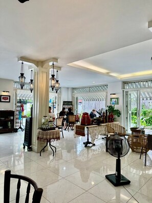 Lobby sitting area - WUA LAI Boutique Hotel - Chiang Mai (Chiang Mai)